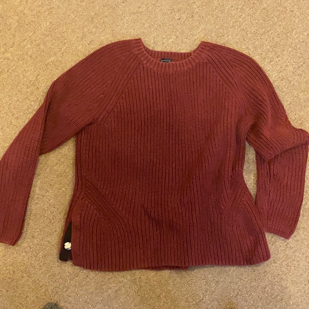 Gap burgundy sweater